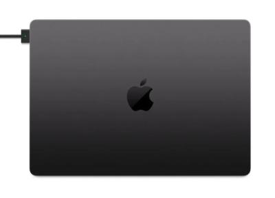 سوتی باورنکردنی اپل در تصویر تبلیغاتی مک بوک